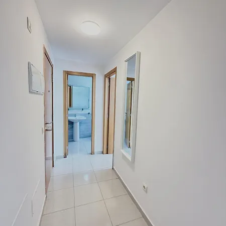 Dragos 208 Apartment *