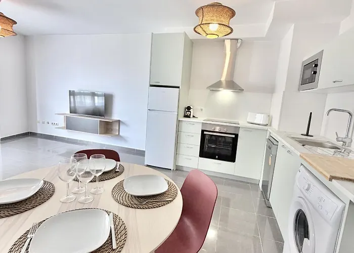 Dragos 208 Apartment